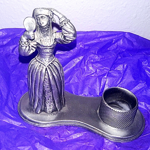 Vintage Fine Pewter Candle Holder Figurine Midieval Woman Holding A Round Mirror - Picture 11 of 12
